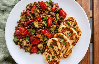 Čočkový salát s halloumi