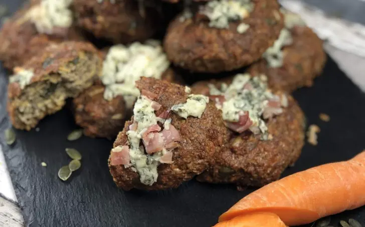Mandlovo - mrkvové dalamánky s parmskou šunkou a Nivou