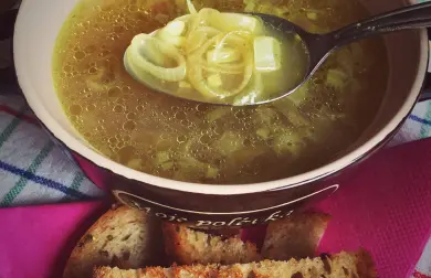 Šalotková polévka s česnekem