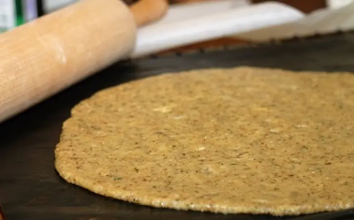 Syrové cesto na pizzu (nízkosacharidové, bezlepkové)