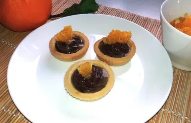 Pomerančové košíčky s tekutým karamelem
