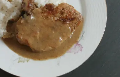 Pečené kotlety na houbách