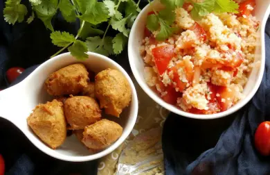 Falafel s kuskusovým salátem