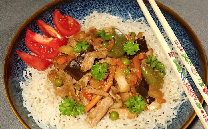 Bravčové stir-fry s hoisin omáčkou - LC
