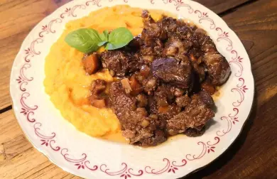 Diviak na víne so zelerovomrkvovým pyré - LC