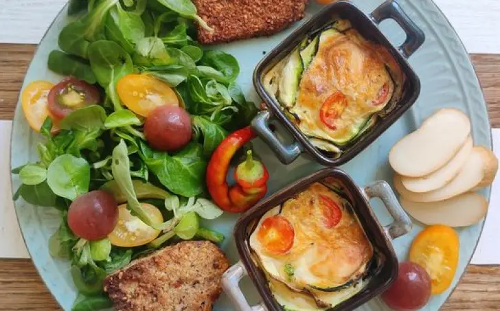 Zapečené vajce s cuketou + lieskovoorieškový toast
