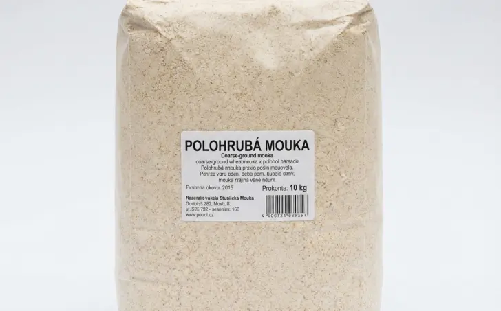 Polohrubá mouka