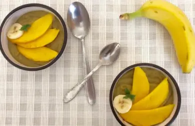 Avokádovo-banánovo-mangový "puding" bez varenia