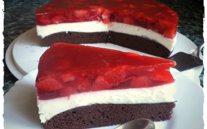 TORTA BEZ MÚKY SO SMOTANOU A JAHODOVÝM ŽELÉ