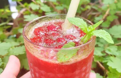 Jahodovo-mätová limonáda