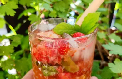 Nealko jahodové mojito