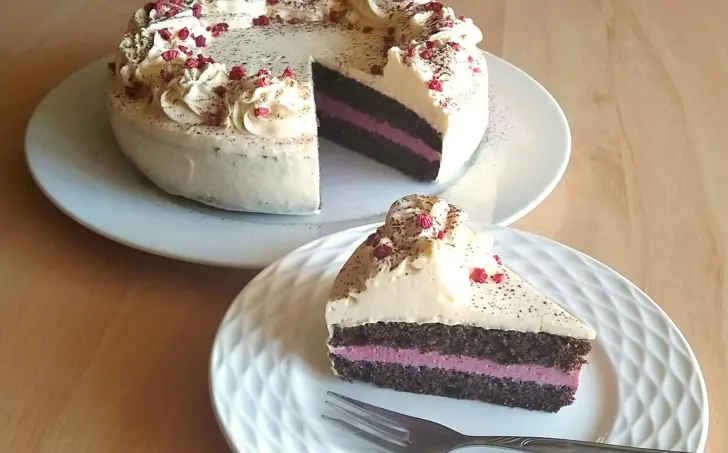 Kakaová torta s malinovým a vanilkovým krémom - LC