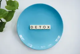 Jak na detox a hubnutí bez zázračných doplňků stravy