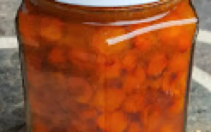 Sterilizované brusnice (ríbezle, rakytník)