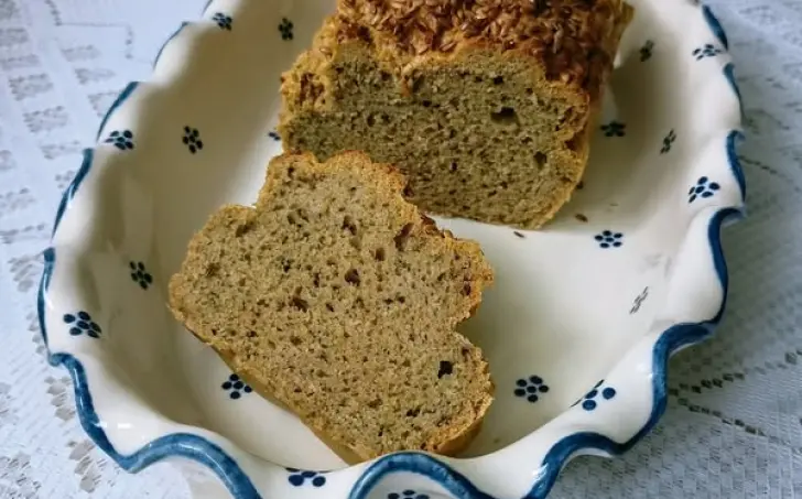 Chléb z červené čočky  a tahini