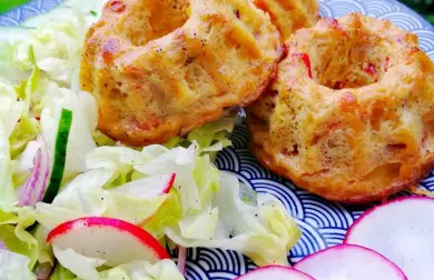 Zeleninovo slaninkové dortíčky se salátem - LC