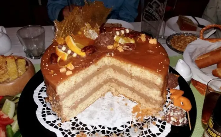 Pomarančovo-karamelová torta s celozrnnou múkou