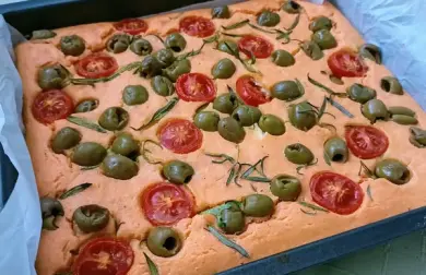 Focaccia z červené čočky bez mouky
