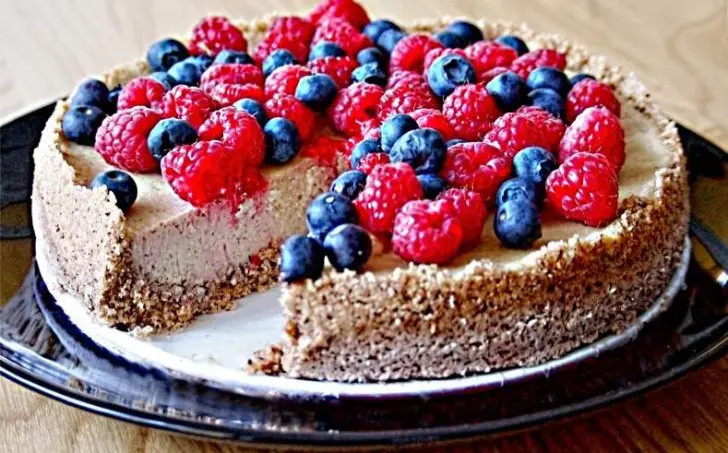 Cheesecake z orechov kešu a karfiolu
