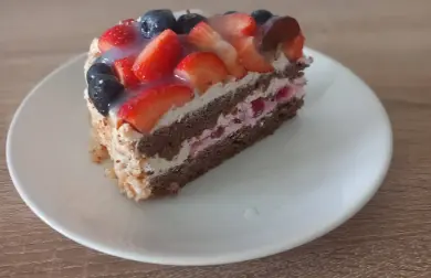 OVOCNÝ KAKAOVÝ DORT