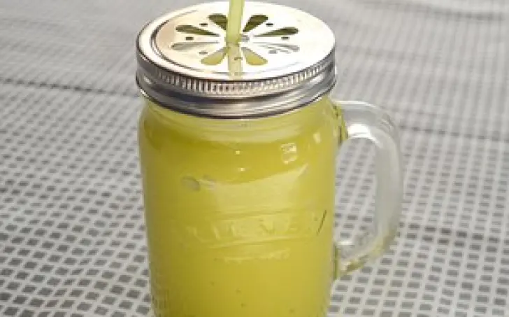 Banánové smoothie s limetkou