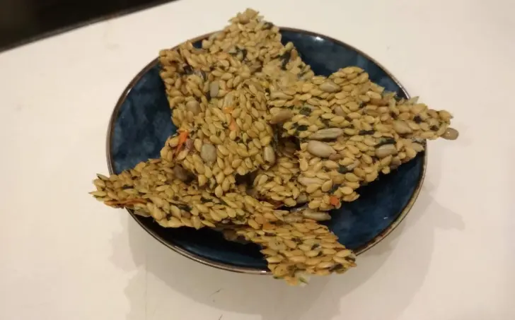 Semienkové krekry so sušenými paradajkami
