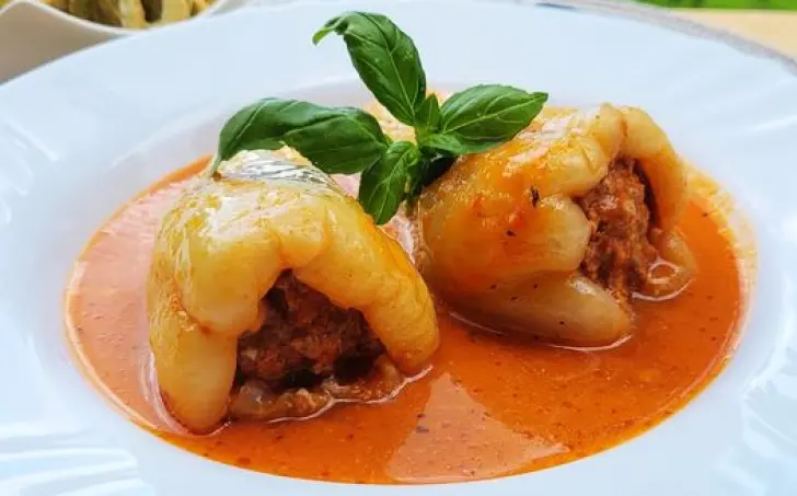 PLNENÁ PAPRIKA S "CESTOVINAMI"