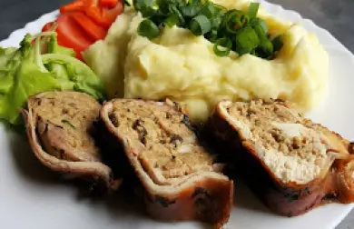 Králičia roláda s hubovou plnkou