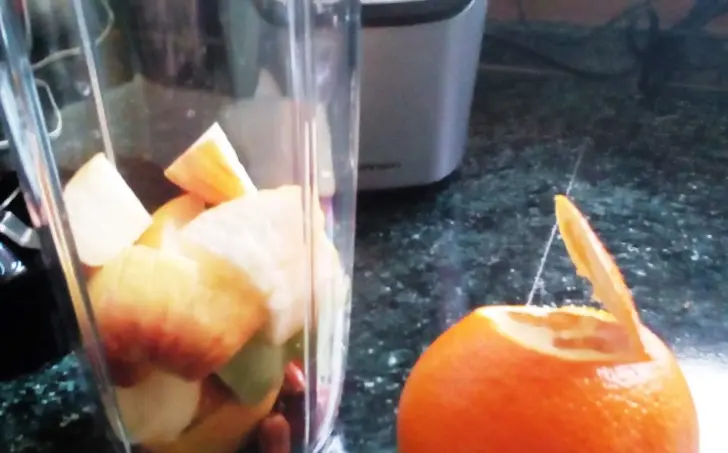 Smoothie jablko + pomaranč s mandľami