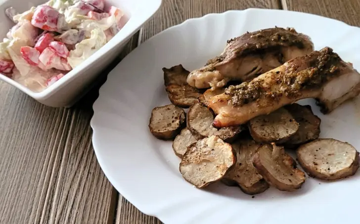 KAPOR NA CESNAKU S TOPINAMBUROM A ŠALÁTOM