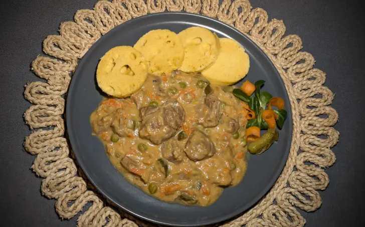 Bratislavská krkovička s low carb knedlíkem