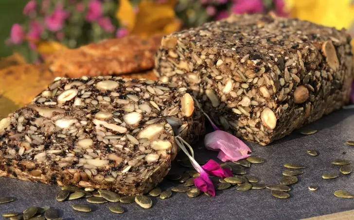 LC CHLIEB Orechovo - zrniečkový Low Carb Pečivo