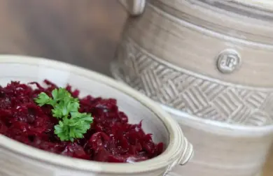 Pickles ze zelí a červené řepy