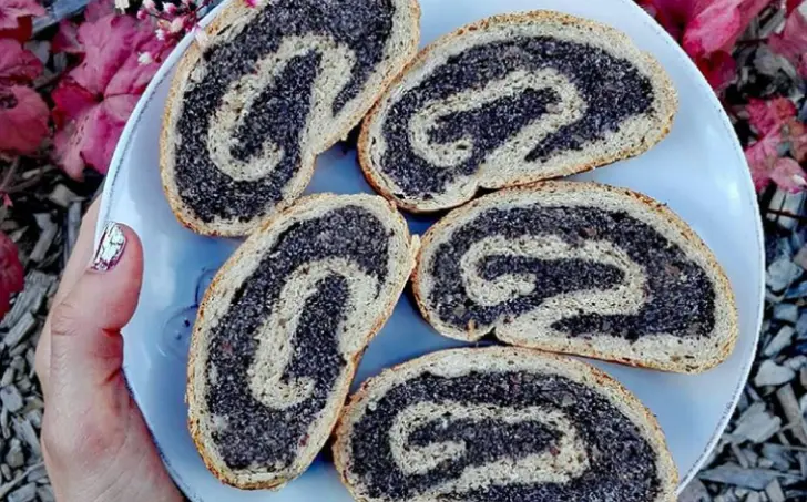 Kysnutý makový závin (vegan)