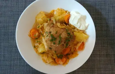 Kuracie mäso s kapustou a zemiakmi