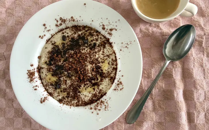 Proteinová low carb “krupicová” kaše s kakaem