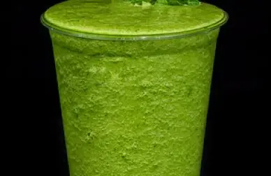 Uhorkové zelené smoothie s mrkvou