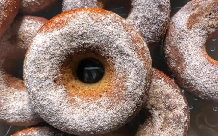 Škoricové low carb donuty
