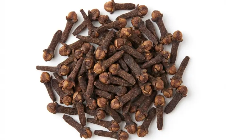 Hřebíček celý