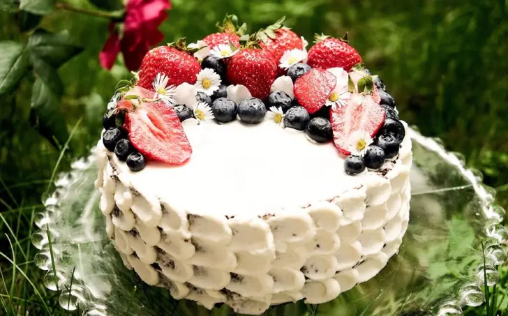Torta s mascarpone s ovocím